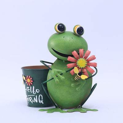 Small Animal Garden Ornament Metal Lightweight Frog Shaped Garden Bucket