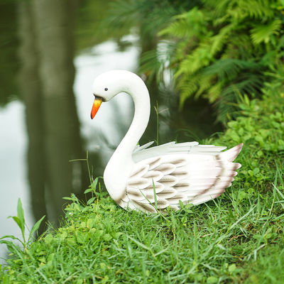 Vivid Metal Swan Animal Garden Ornament Outdoor Accoutrements