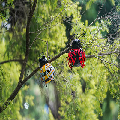 Artistic Animal Metal Insect Garden Ornaments Multicolor Eye Catching
