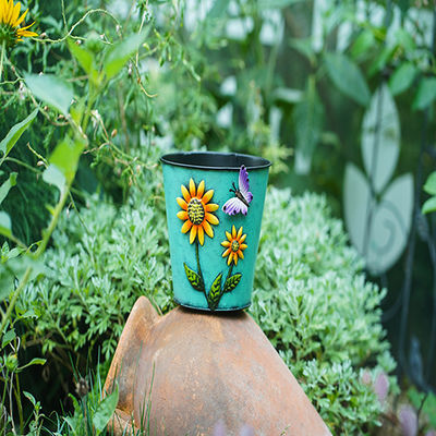 Metal Flower Pots Garden Ornaments Round Shape Planters For Home