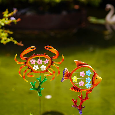 Crab / Coral Metal Garden Ornaments Colorful Metal Flower Decor