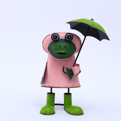 Durable Frogs Metal Garden Ornaments Weatherproof - Frogs In Raincoat Lawn