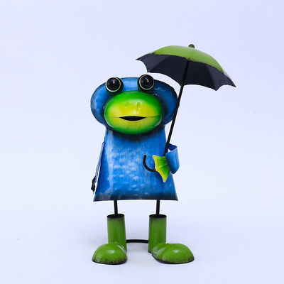 Unique Multiple Garden Ornaments Metal Animal Figurines Frog Holding Umbrella