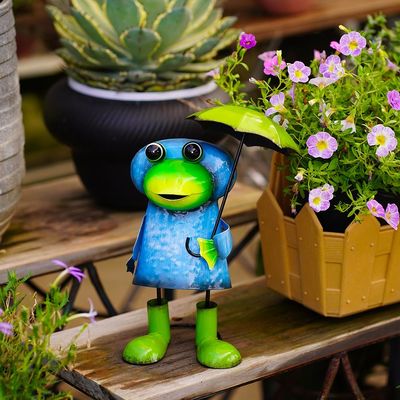 Unique Multiple Garden Ornaments Metal Animal Figurines Frog Holding Umbrella