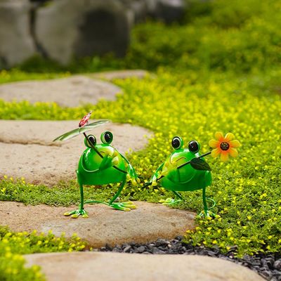 Artistic Animal Garden Ornament Multicolor Metal Frog Garden Figurines