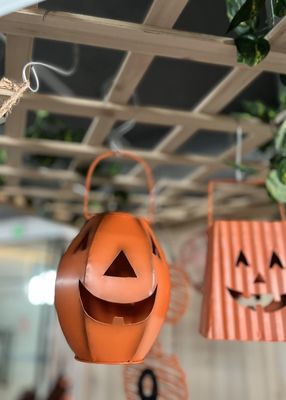 Decorative Halloween Ornaments Indoor / Outdoor Metal Jack-O-Lantern