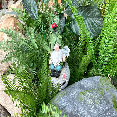 OEM / ODM Polyresin Garden Ornaments Decor Cartoon Gnomes Figurine