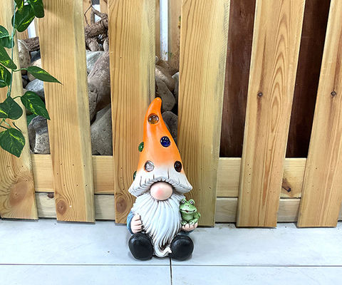 Colorful Polyresin Garden Ornaments Rustproof Polyresin Gnome