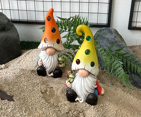 Colorful Polyresin Garden Ornaments Rustproof Polyresin Gnome