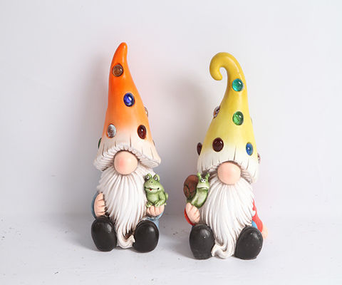Colorful Polyresin Garden Ornaments Rustproof Polyresin Gnome