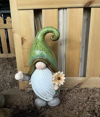 Custom Gnome Magnesium Oxide Garden Statue Rustproof With Green Dots Hat