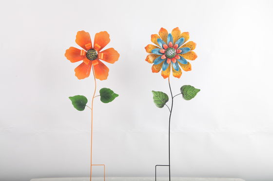 Handcrafted Metal Outdoor Garden Decorations Durable Flower Inserts Customizable