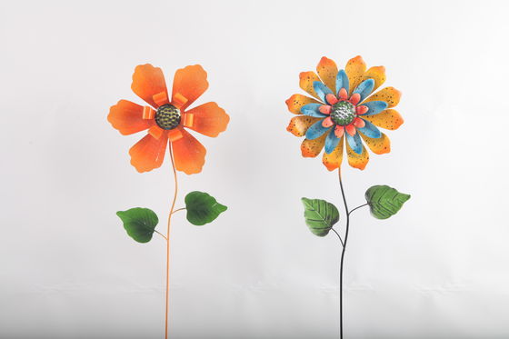 Handcrafted Metal Outdoor Garden Decorations Durable Flower Inserts Customizable