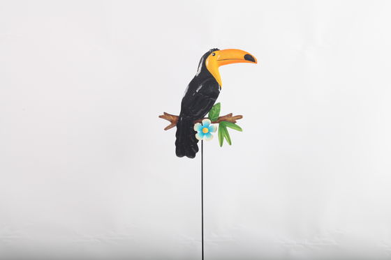 Plug In Toucan Metal Yard Ornaments Weather Resistance Garden Decorations