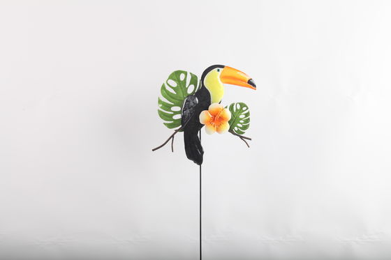 Plug In Toucan Metal Yard Ornaments Weather Resistance Garden Decorations