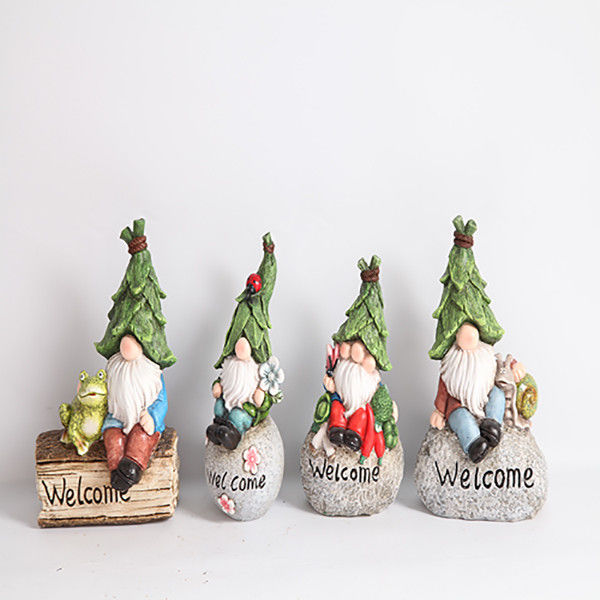 OEM / ODM Polyresin Garden Ornaments Decor Cartoon Gnomes Figurine